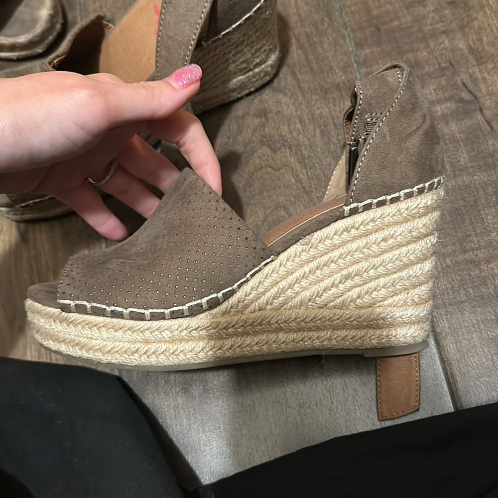 Wedges - Picture 3 of 4